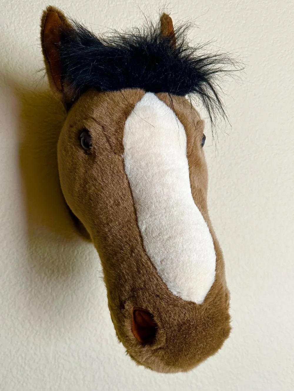 Realistic Brown Horse Head Plush Wall Mount Trophy Black Hair Mane Childs Room
